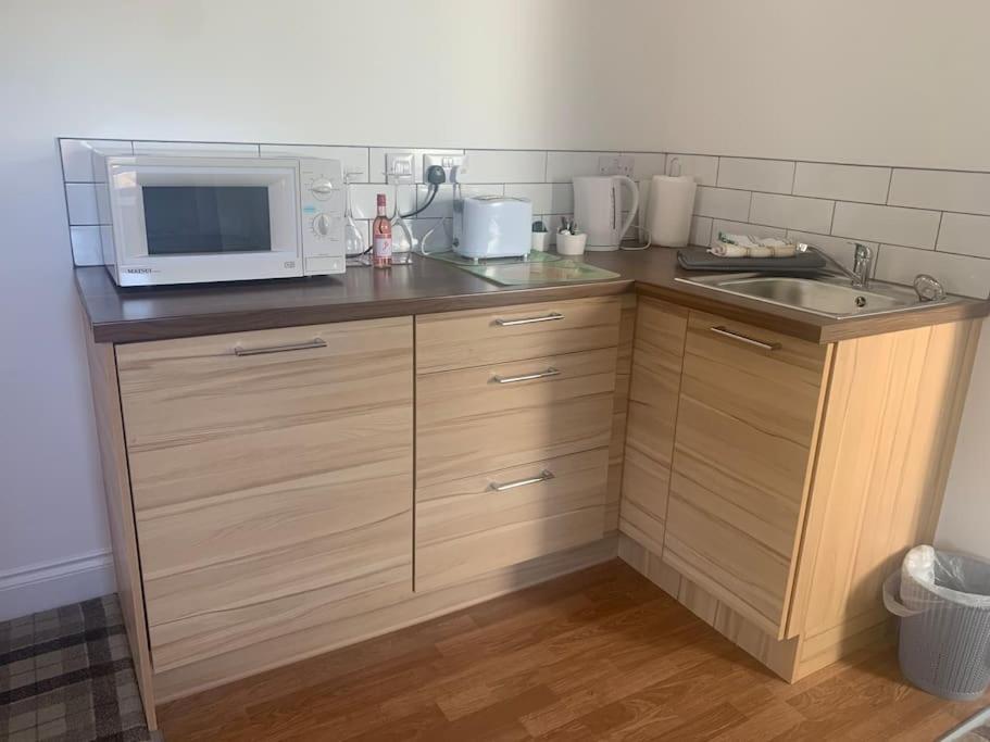 Inverness City Studio Apartment Sleeps 2 Dalneigh Exterior photo